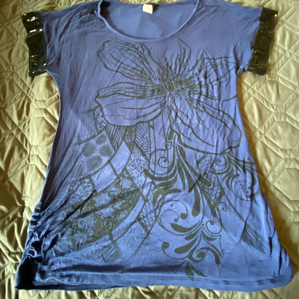Blue top with flower bead design